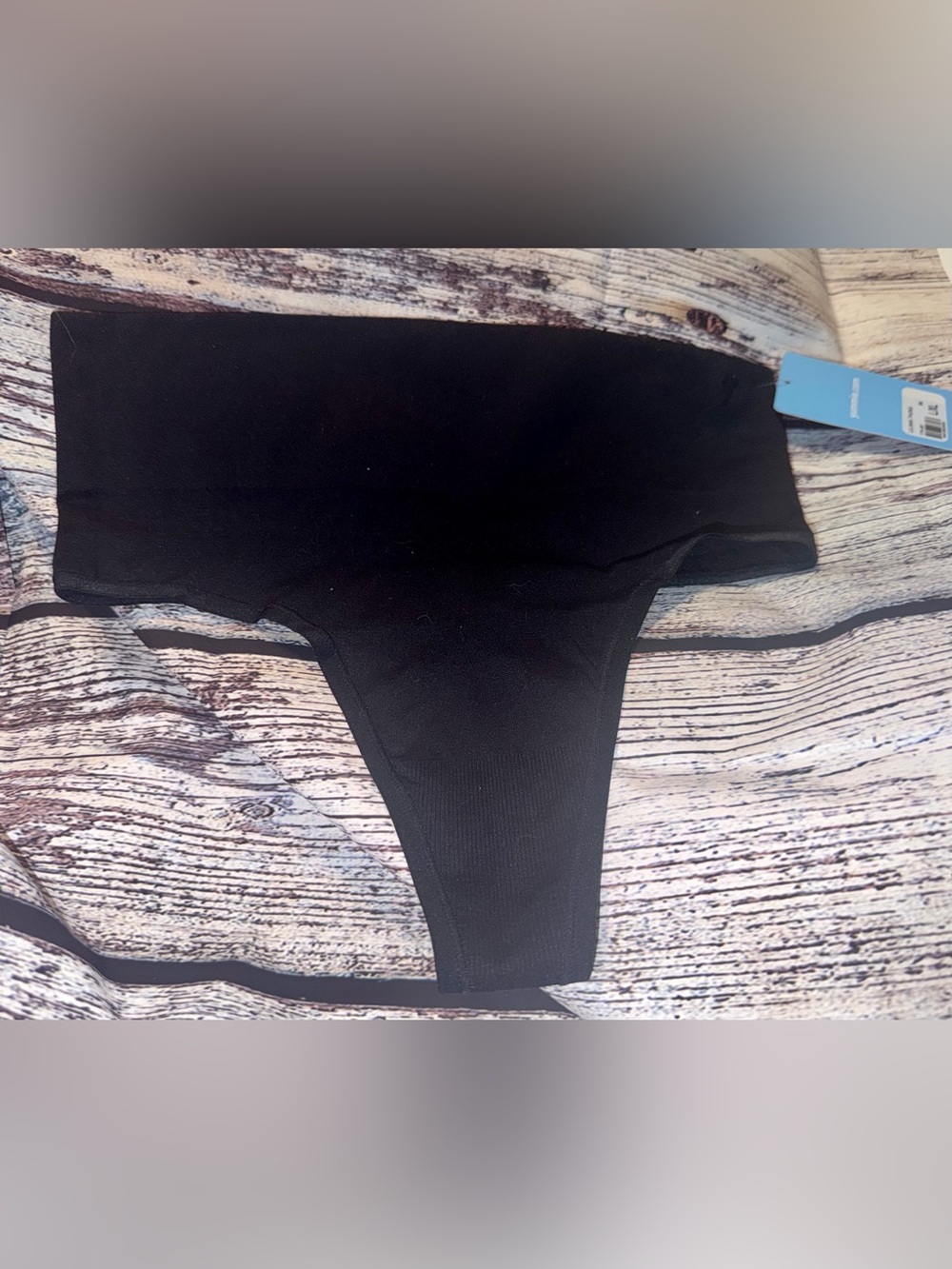 NWT Liliana Comfortably Curved Smoothing Thong